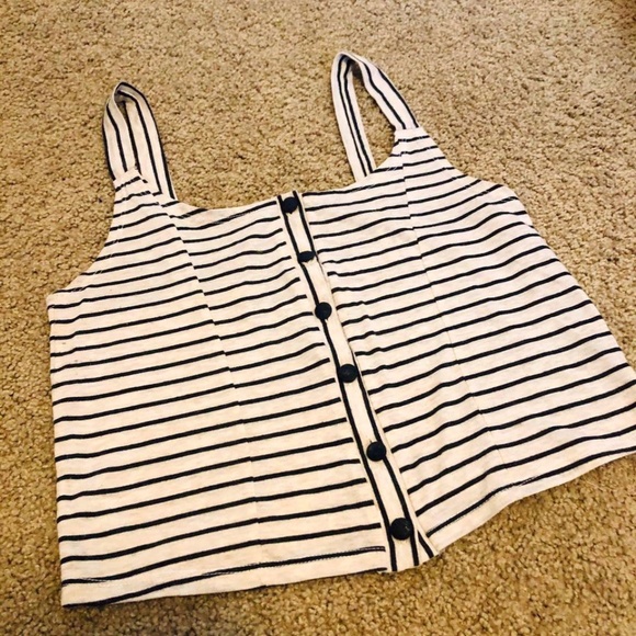 TOPSHOP Striped Button-Up Crop Top - Picture 3 of 4